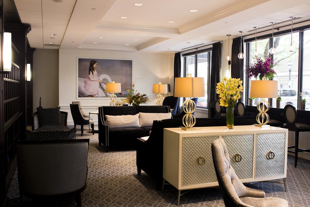 La Banque Hotel Homewood Buitenkant foto