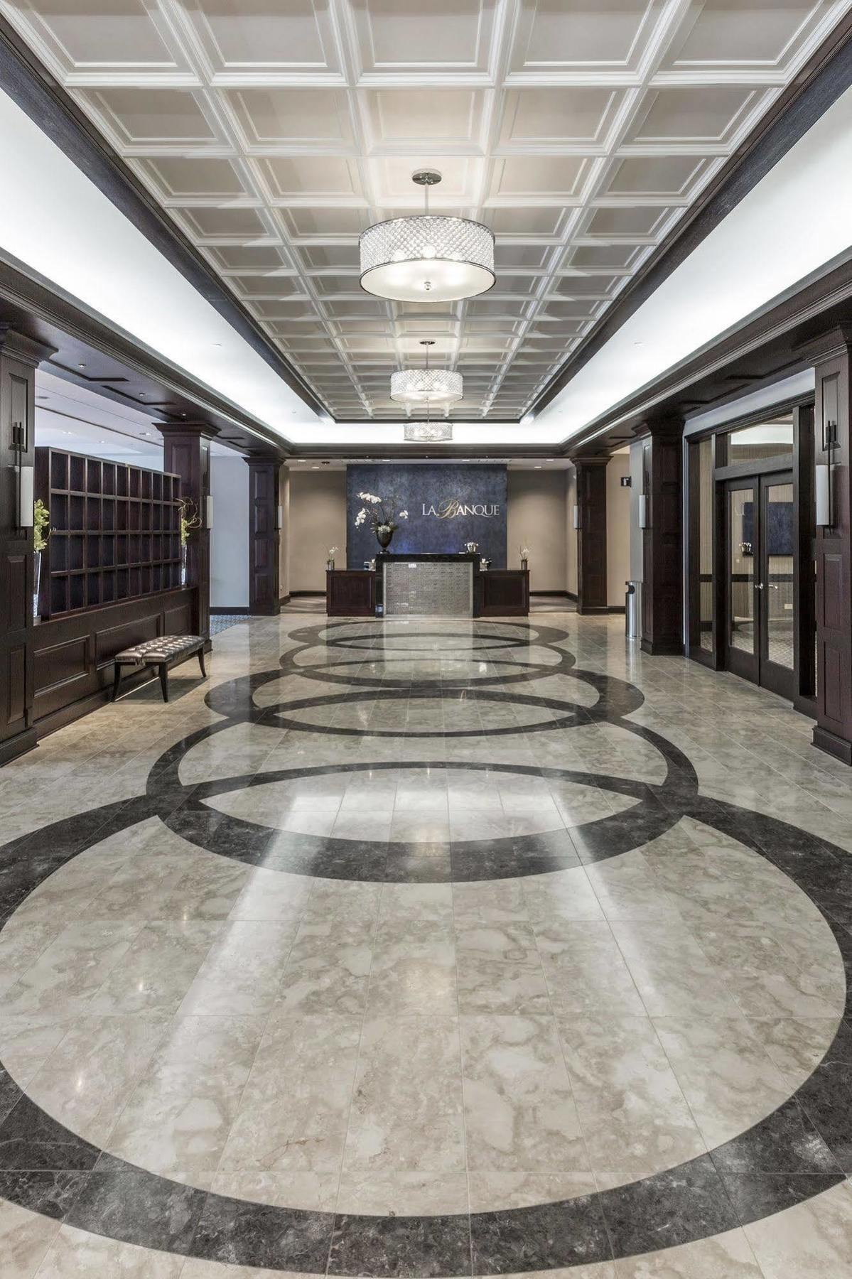 La Banque Hotel Homewood Buitenkant foto