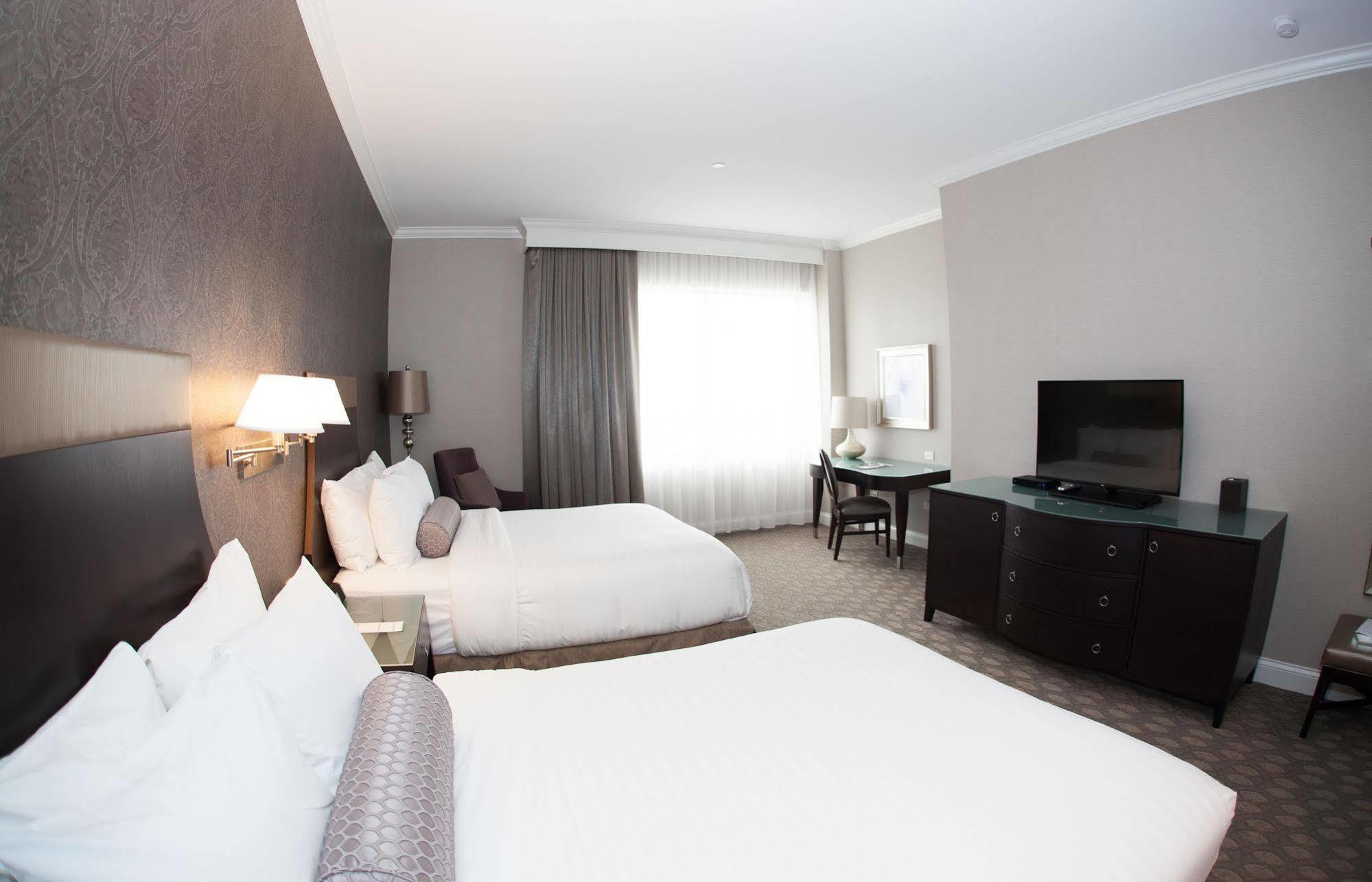 La Banque Hotel Homewood Buitenkant foto